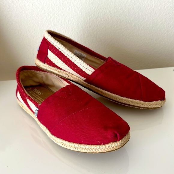 TOMS Classic Red Espadrilles - W6 - Picture 7 of 7
